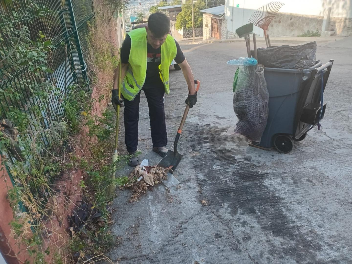 Despliega Servicios Públicos operativo intensivo de limpieza en Acapulco
